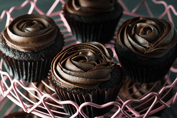 Unlock Deep Chocolate Flavor: Devil's Food with Cream Cheese Frosting